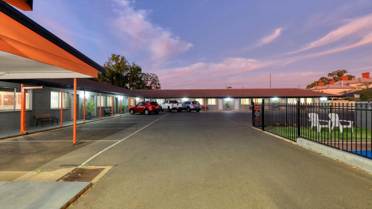 Country Leisure Motor Inn ダボ エクステリア 写真